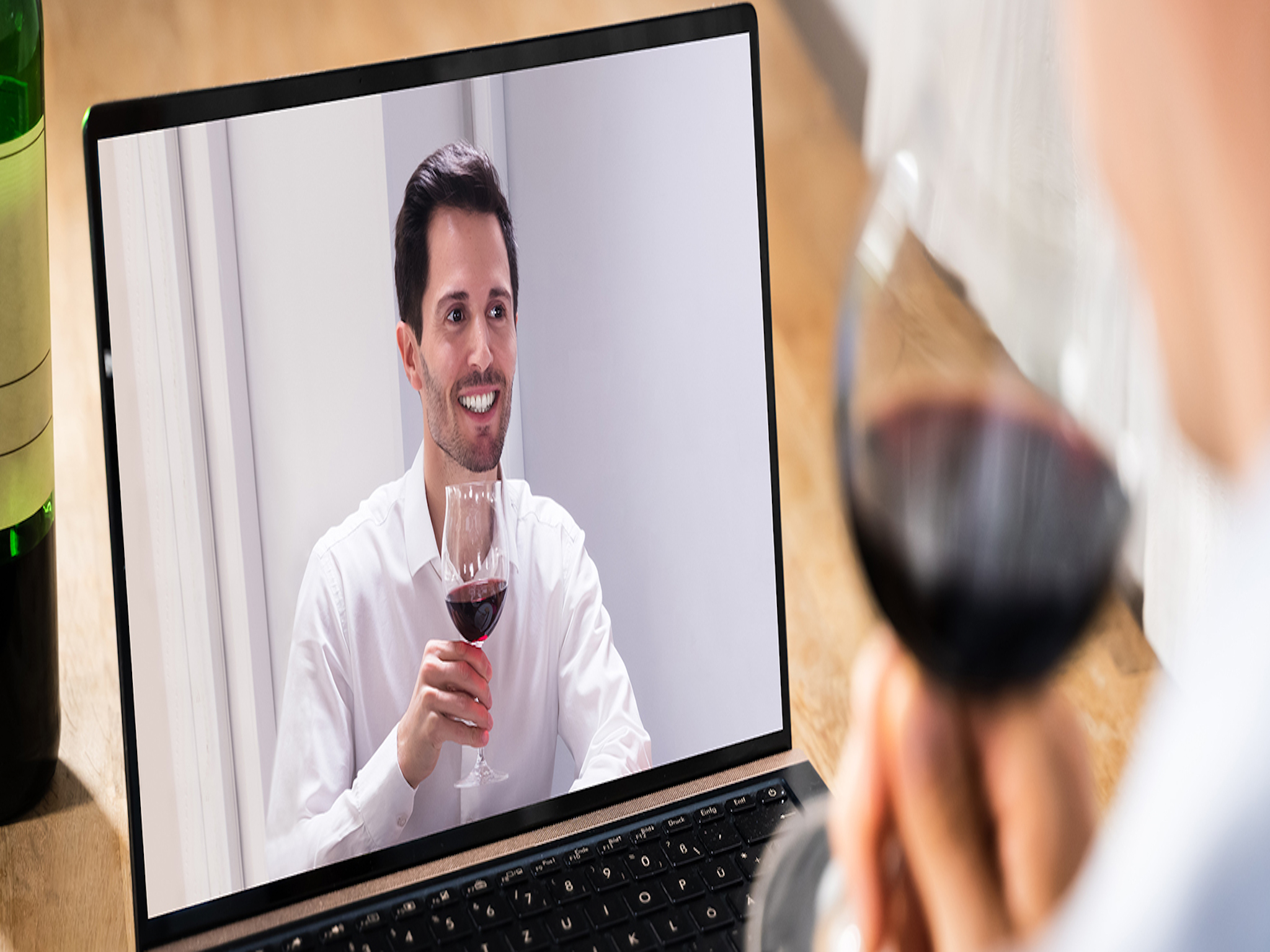 Digital Hybrid food and wine taste 